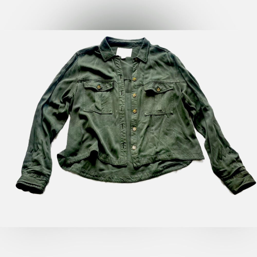 Green Button Up Long Sleeve Shirt